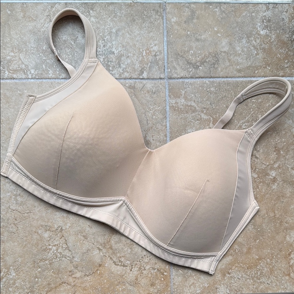 Rhonda Shear Wireless Bra XL Molded Cup 4 Hook & Eye Closure 38 DD 40 D 42 C